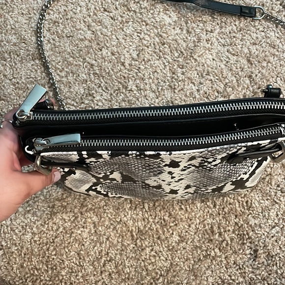 Handbag - Picture 2 of 5